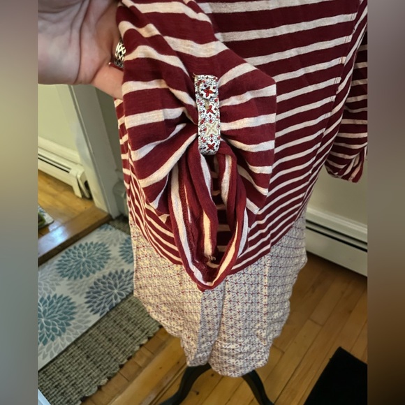 Beautiful Layered Top (L) - Picture 6 of 7